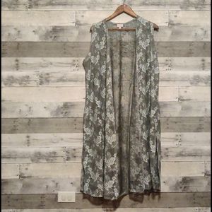 EUC sz L Lularoe Joy Floral Lace Vest Sleev